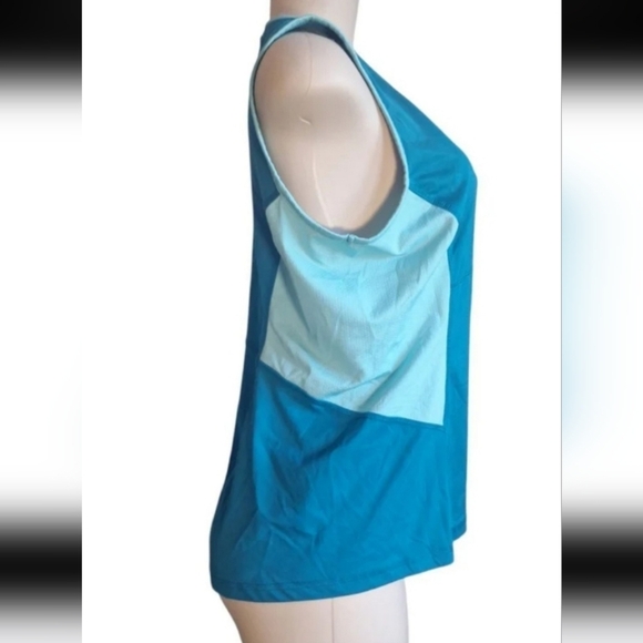 Tops and Leggings Bundle, Size Medium - Picture 4 of 12